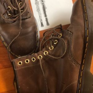 SOLD Vintage made in England dr marten 1460 boots